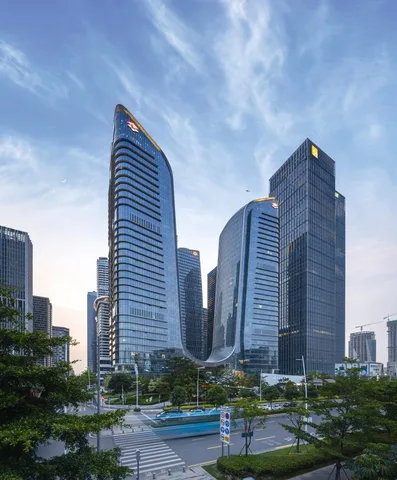 QP Holdings - Van phong va doi ngu