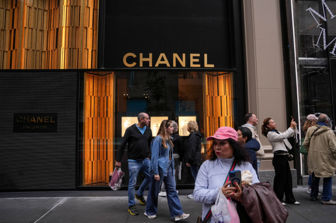 Chiến lược bơm tiền gom bất động sản của Chanel
