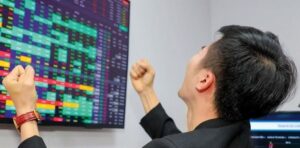 Kịch bản tích cực VN-Index có thể lên 1.800 điểm, công ty chứng khoán điểm tên 3 nhóm cổ phiếu “hot” dự báo hưởng lợi trong nửa cuối năm 2025